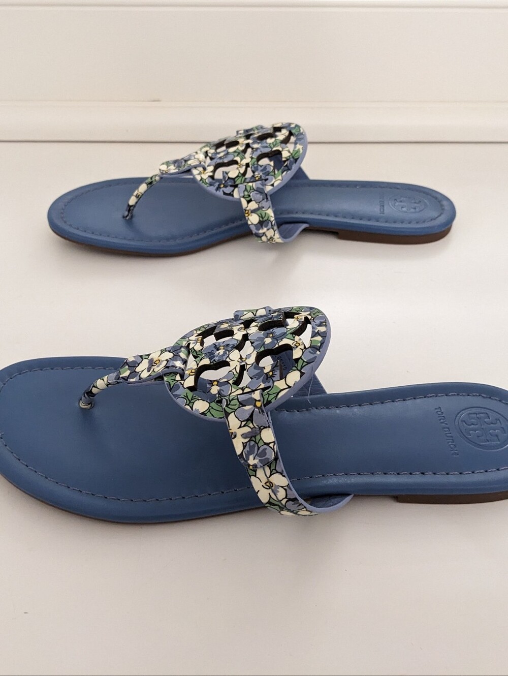 EUC! Tory Burch Miller Sandal Blue Terrace Ditsy Patent Leather Floral Size 9.5 - Picture 5 of 16